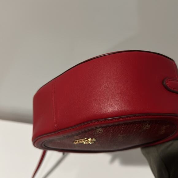 Coach Camera Bag with Horse and Carriage Dot Travel Date Night Girls Night Out - Picture 8 of 8